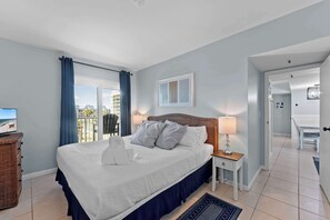 2 bedrooms, iron/ironing board, WiFi, bed sheets - Gulf View Condo with Pools and Hot Tubs (Gulf Shores)