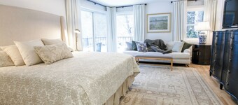 Spacious 5-bedroom house in gorgeous, convenient Avon with pool and fitness room