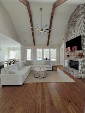 Smart TV, fireplace, video games, ping pong