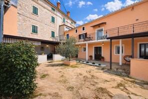 Exterior - House 2418/195061 (Istria - Poreč), 4000m from the beach (Poreč)