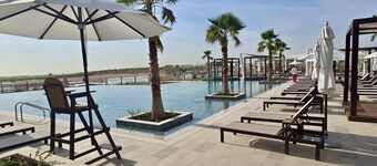 Relaxed Yas living with Resort-Style Facilities