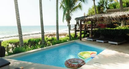 Beautiful house in Las Pocitas, Mancora beachfront with swimming pool