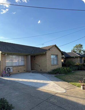 Exterior - Peaceful House (Jacana)