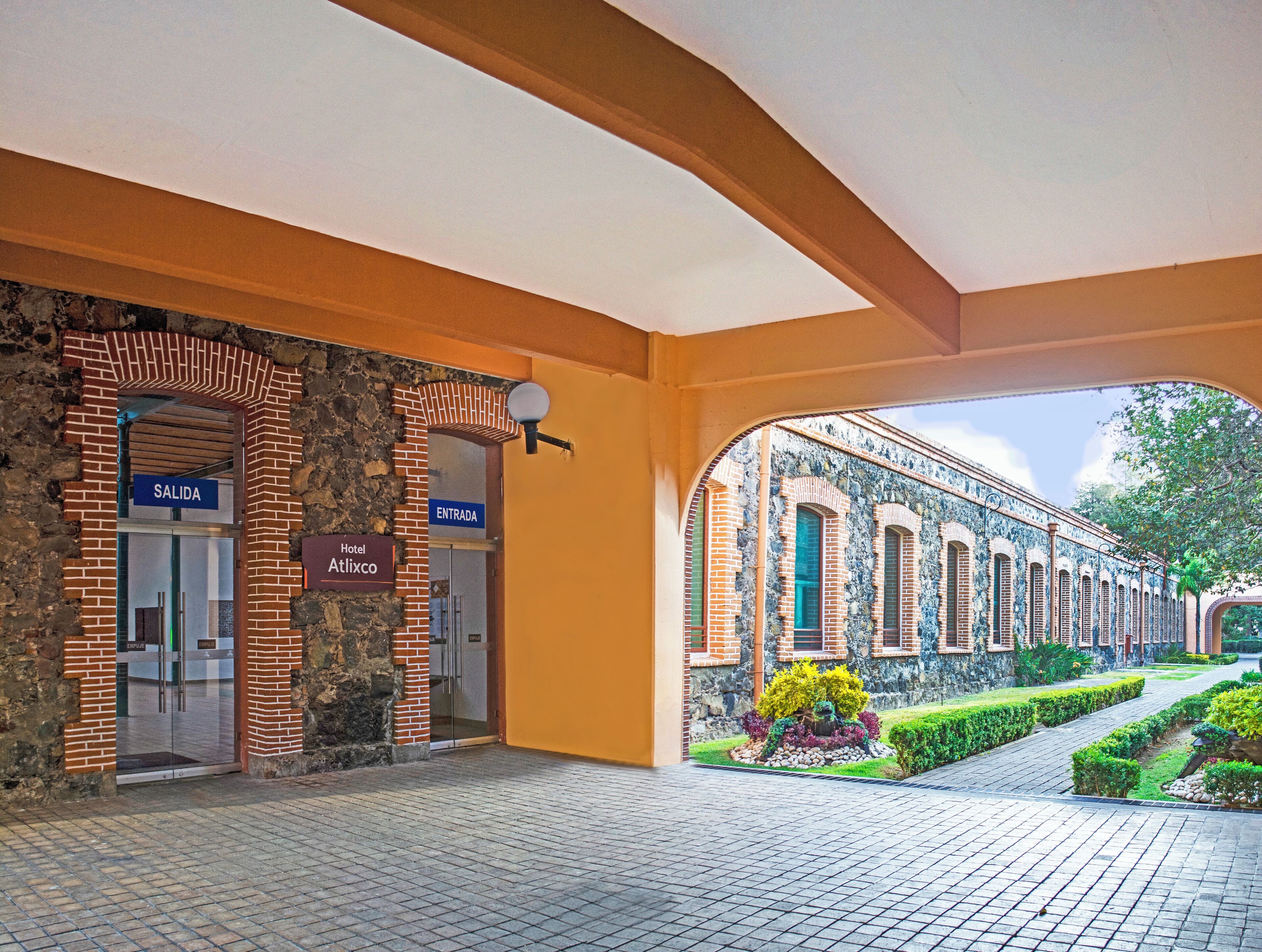 Wifi gratis y acceso para silla de ruedas 