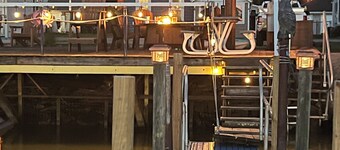 Perfect 2-bedroom water front cottage with Boat docks, west side of Sandusky