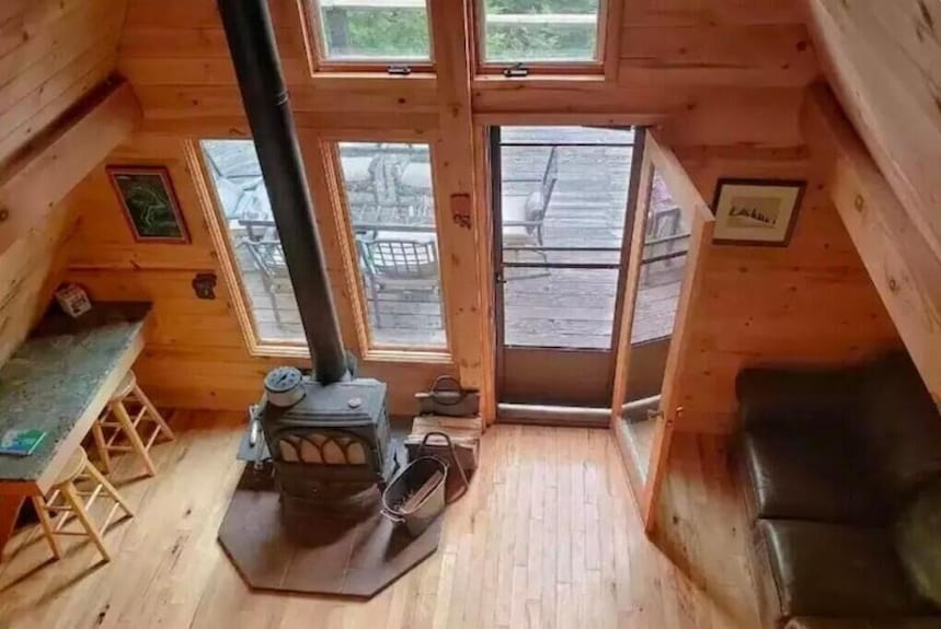 Pet Friendly Off Grid Chalet Tucked Away On A Mountainside . - Idaho
