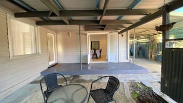 House, 3 Bedrooms, Smoking | Outdoor dining