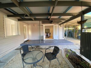 House, 3 Bedrooms, Smoking | Outdoor dining - Central 1940s Bendigo Home Hamptons Heritage Reno (Bendigo)