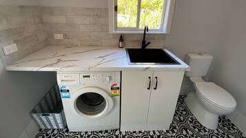 House, 3 Bedrooms, Smoking | Laundry