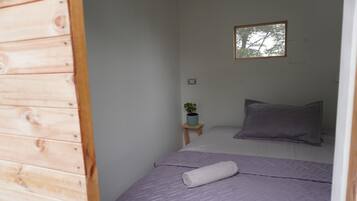 4 bedrooms, bed sheets