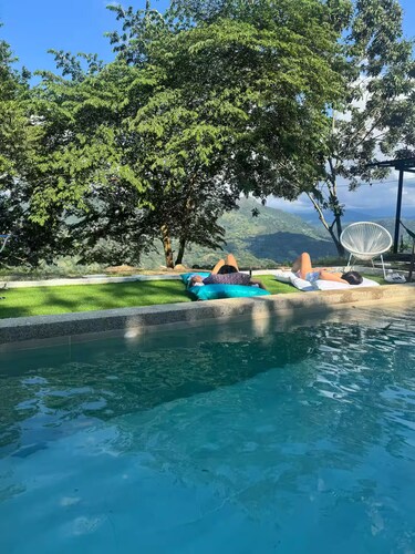 Villa Bonaire - Rustic Mountain & River Escape