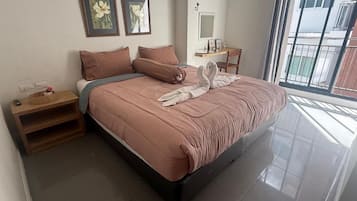 Quarto casal | Escrivaninha, espaço de trabalho para notebook, Wi-Fi de cortesia