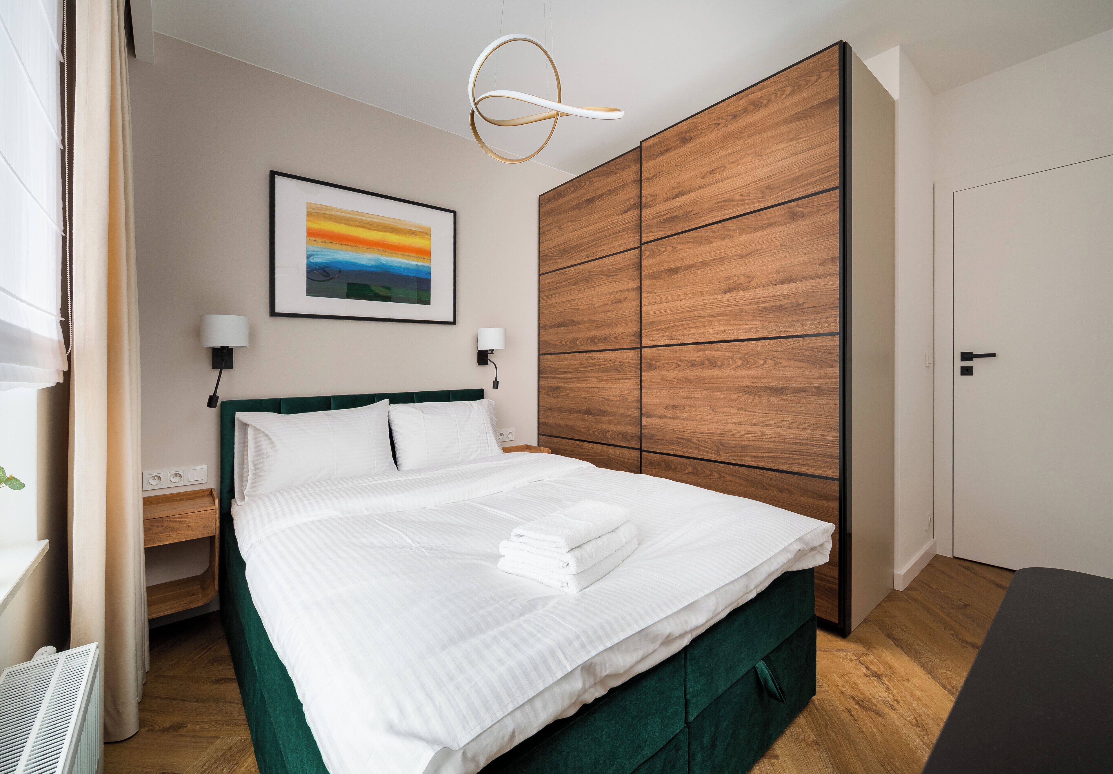 Iron/ironing board, WiFi, bed sheets