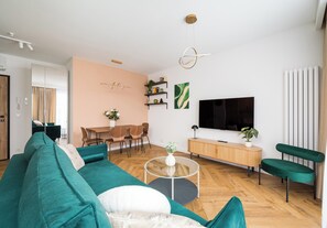 TV - Siekierki Malachite Apartment (Warszawa)
