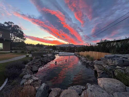 Reno Oasis Getaway Suite & Tahoe Base Camp