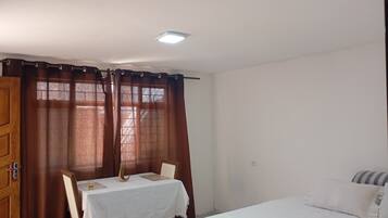 1 quarto, Wi-Fi, roupa de cama, acesso para cadeiras de rodas