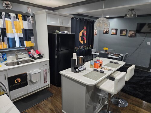 Spacious Private 2BR Retreat – Kitchen, Living Room & Private Bath”