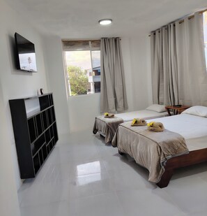 1 dormitorio, escritorio, tabla de planchar con plancha y wifi gratis