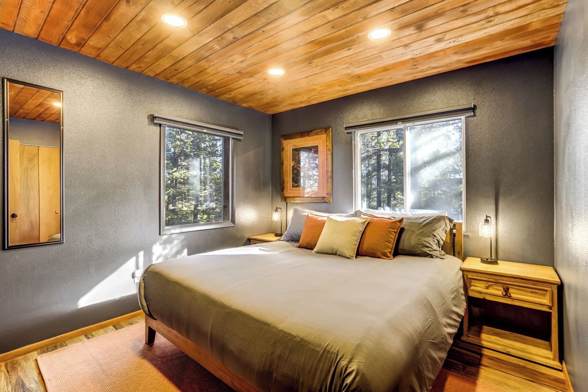 3 bedrooms, in-room safe, desk, iron/ironing board