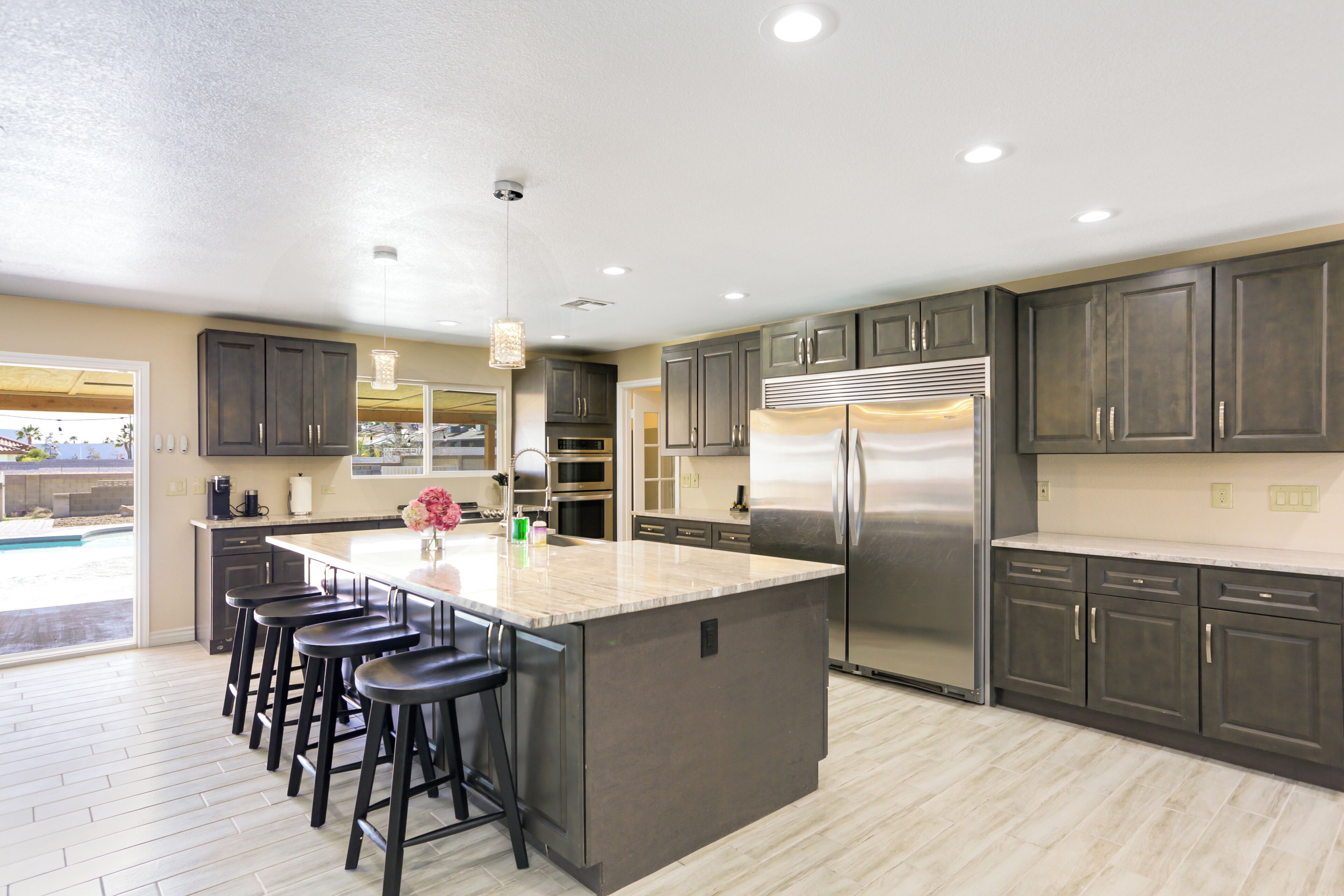 Microondas, horno, parrilla de estufa y lavavajillas 