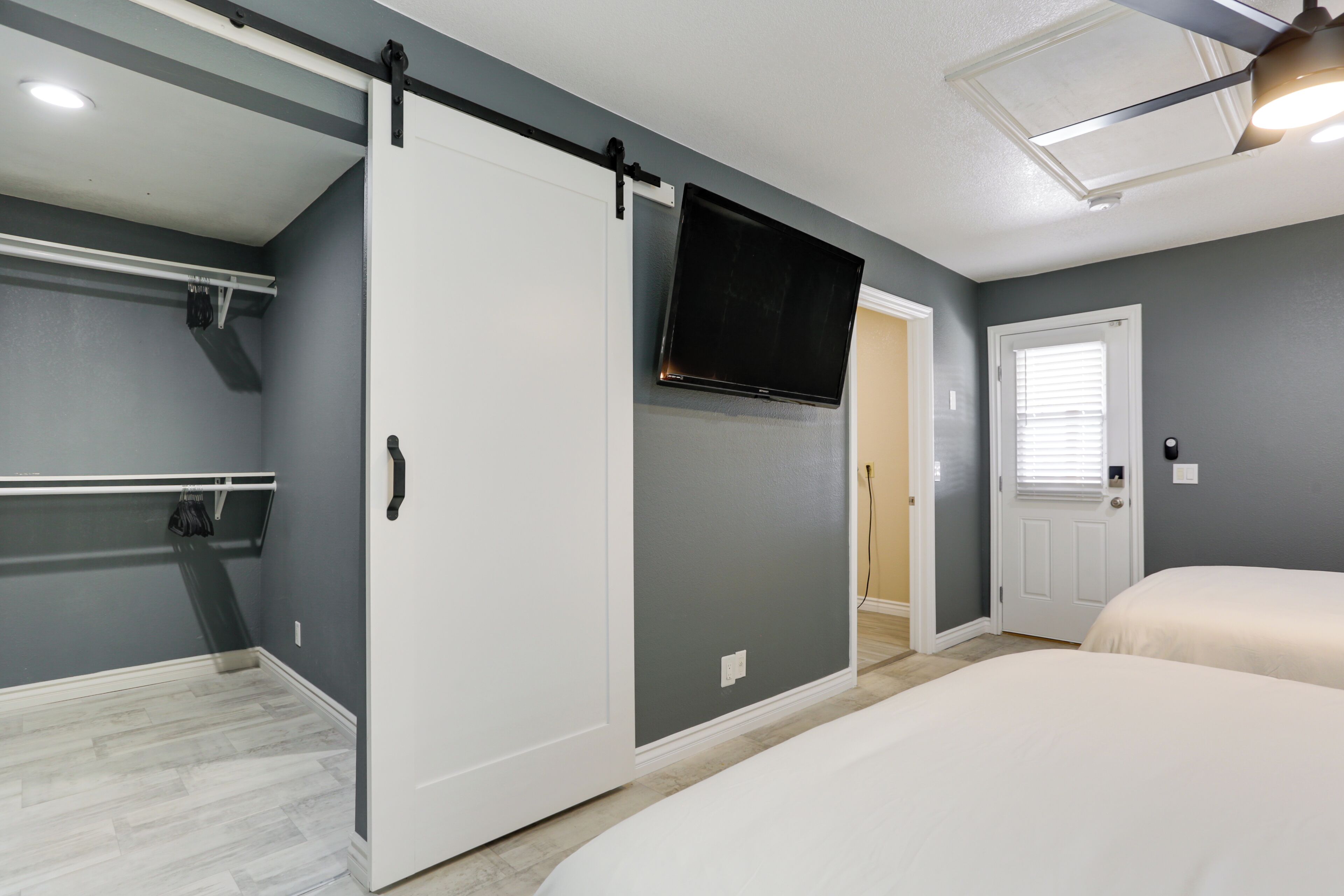 6 dormitorios, tabla de planchar con plancha, wifi y ropa de cama