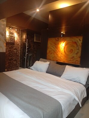 1 bedroom, WiFi, bed sheets - The Gold Leaf Getaway: Stylish 1BR Urban Oasis (Taguig)