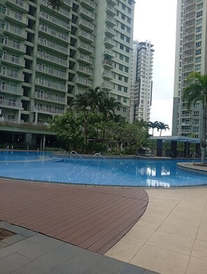 Pool - The Gold Leaf Getaway: Stylish 1BR Urban Oasis (Taguig)
