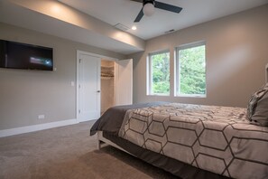 3 habitaciones, tabla de planchar con plancha, wifi y ropa de cama 