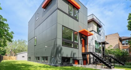 Lovely three bedroom Loft, University Of Chicago