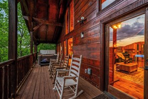 Terrace/patio - The Overlook - Hot Tub, Game Room, Mountain Views! (Sevierville)