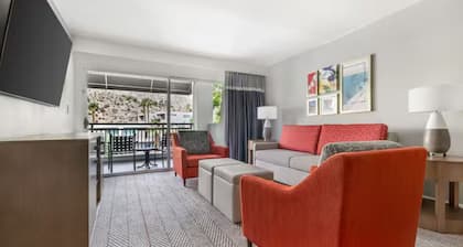 1 Bedroom 1 King Suite Hearing Accessible in Marvelous Palm Springs