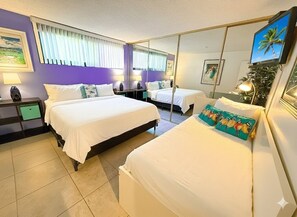 1 bedroom, desk, iron/ironing board, free WiFi - Pool & Hot Tub VIEWS * Ocean Front Building * Steps to Everything (San Diego)