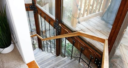 Huge 2Br/2Ba Unit w/Pvt Deck + 5 min to Ocean