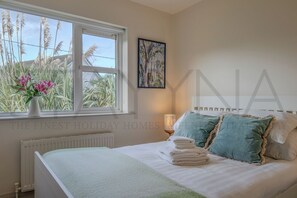 4 bedrooms, iron/ironing board, WiFi, bed sheets - The Paddocks 4 bedroom home (County Kerry)