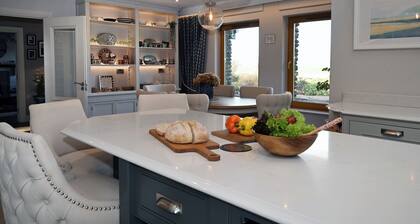 Burnham House, 4 bedroom home