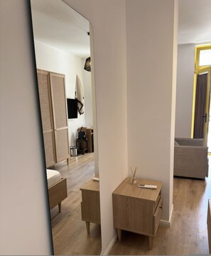 House - Noon Properties 2 Beachside Studio in Dh rmi (Himarë)