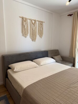 House - Noon Apartment Sofo Duni Beachside Studio in Dh rmi (Himarë)
