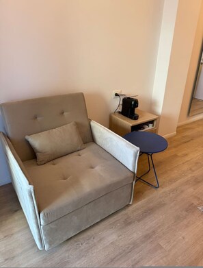 House - Noon Properties 3 Beachside Studio in Dh rmi (Himarë)