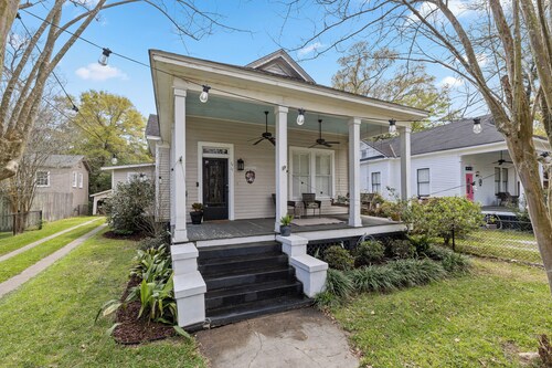 Antique charm! Spacious home in heart of Midtown