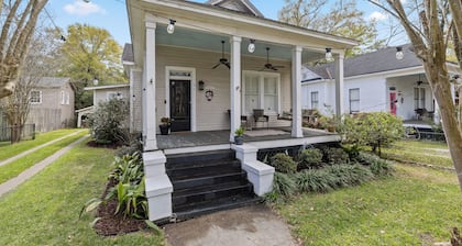 Antique charm! Spacious home in heart of Midtown