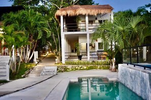 Outdoor pool - Hotel Aldaria Bacalar (Bacalar)