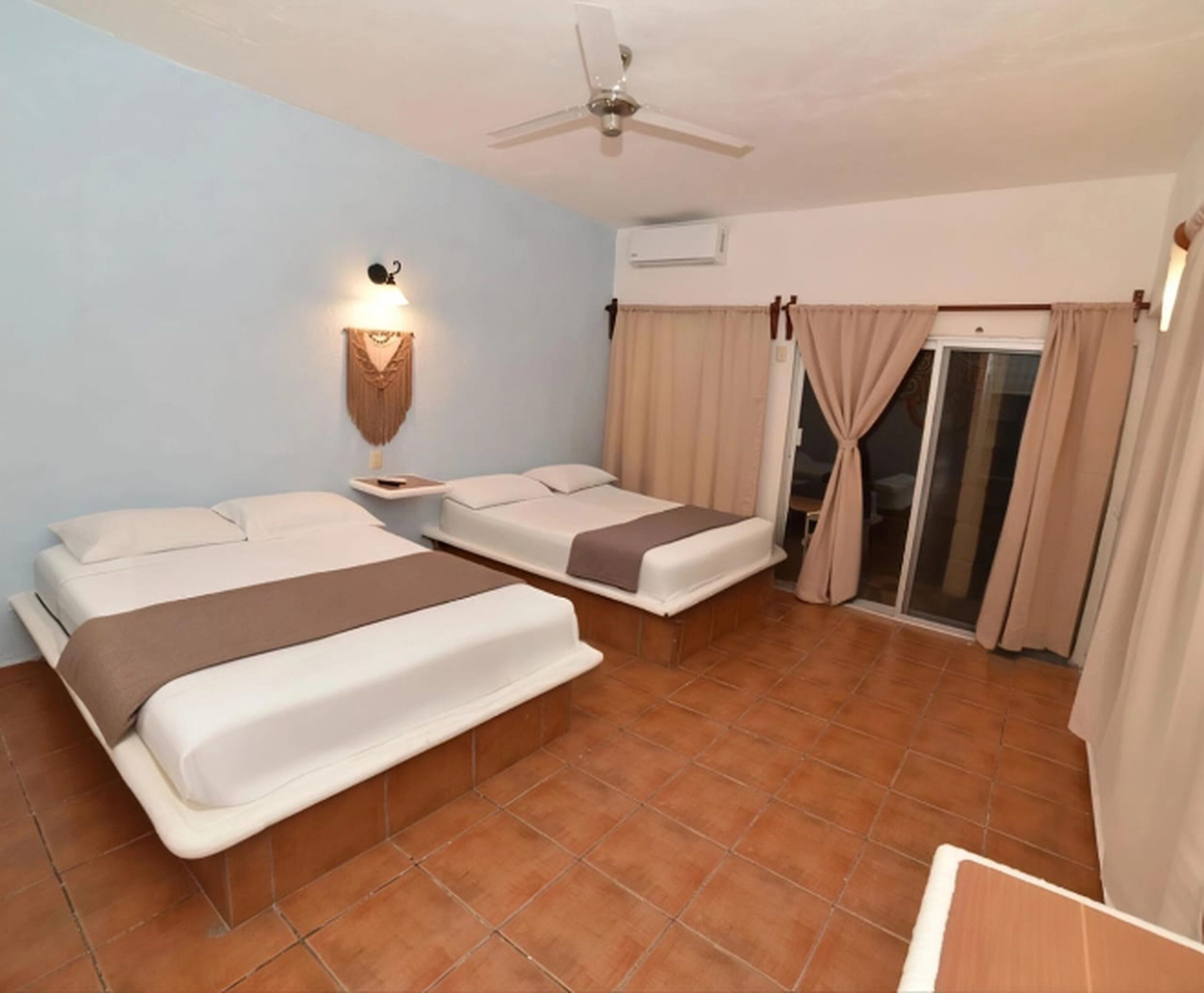 Laptop workspace, free WiFi