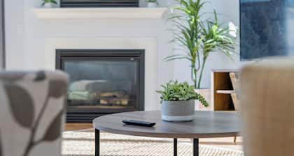 Bayview Villa Enjoy stunning views at a spacious 3-bedroom gem in Douglas, MI.