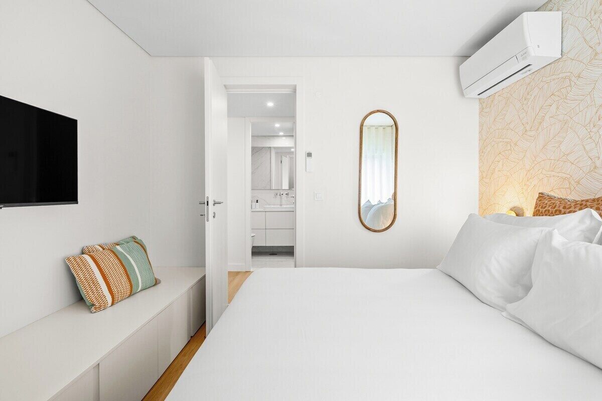 2 bedrooms, iron/ironing board, Internet