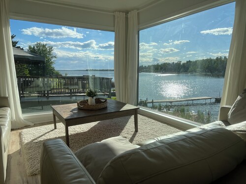 Lake Front Getaway- Incredible water views and Waterfront Hottub!