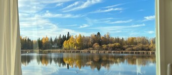 Lake Front Getaway- Incredible water views and Waterfront Hottub!