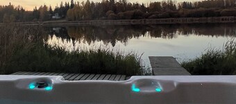 Lake Front Getaway- Incredible water views and Waterfront Hottub!