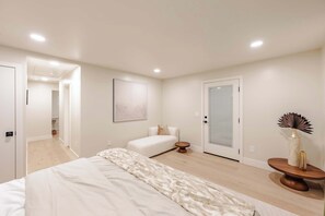 Bügeleisen/Bügelbrett, WLAN, Bettwäsche