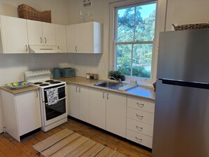 Private kitchen - Charming apartment close to everything Sydney has to offer (Woollahra)