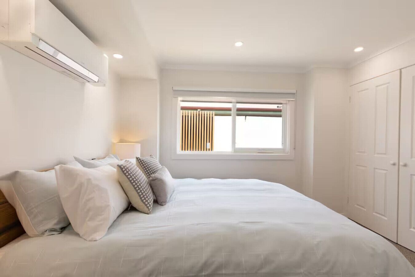 Ferros/tábuas de passar roupa, Wi-Fi, roupa de cama